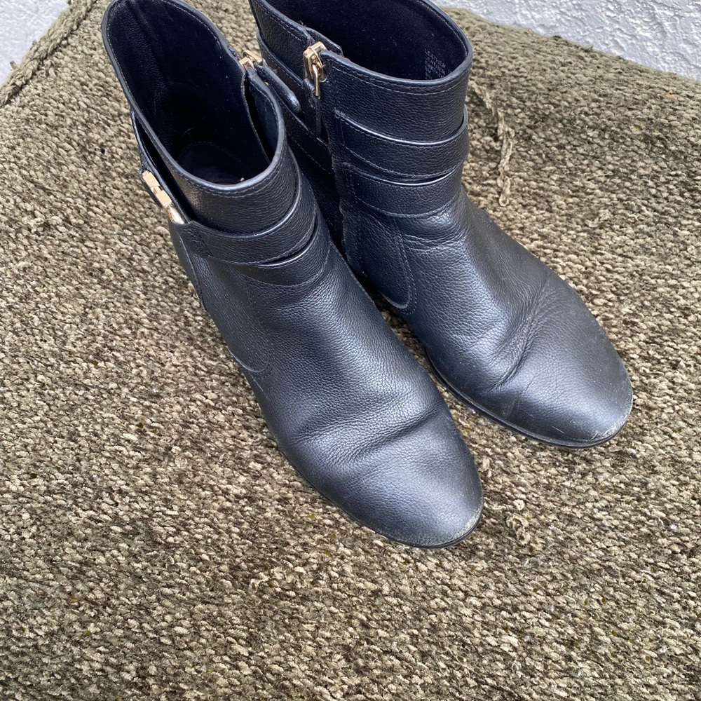 Tory burch boots size 8 used